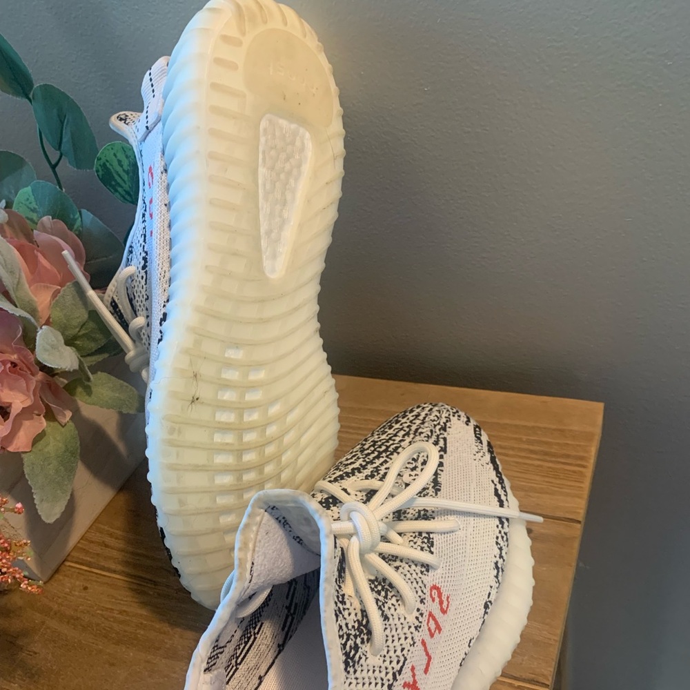 Yeezy Boost 350 V2 “zebra” - Picture 8 of 9